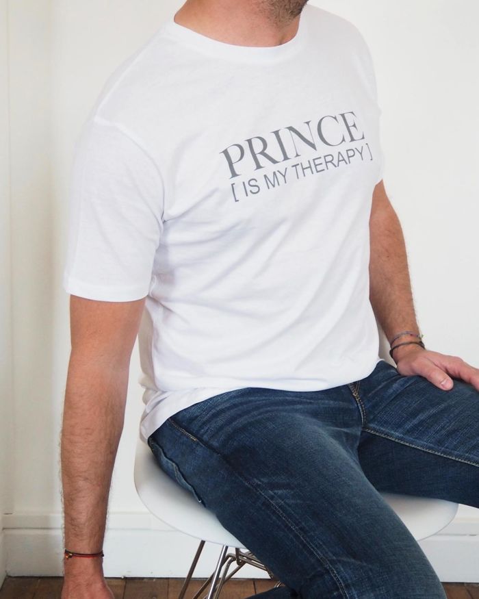 PRINCE IS MY THERAPY – BLANC/GRIS