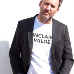 T-Shirt col Rond  SINCLAIR & WILDE  Blanc / Black