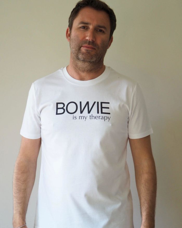 T Shirt Col Rond – BOWIE is my therapy – Blanc / Black
