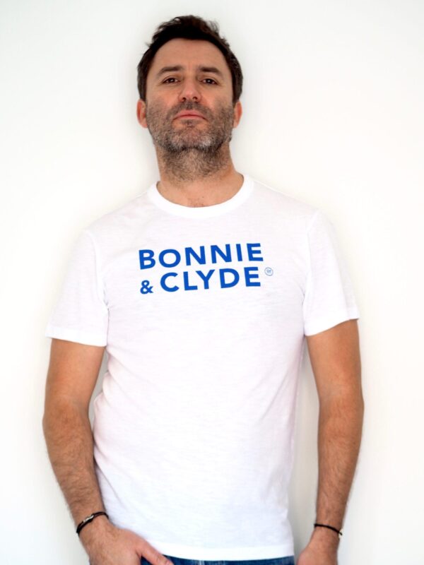 T Shirt Col ouvert "Flammé" BONNIE & CLYDE- Blanc / Bleu Klein