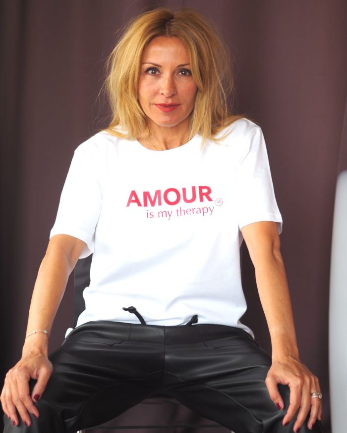 T-Shirt coupe “boxy” AMOUR is my therapy   Blanc / Rouge