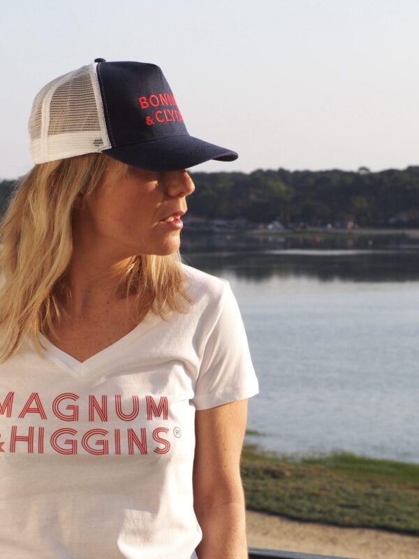 T-Shirt Col V MAGNUM & HIGGINS White / Rouge