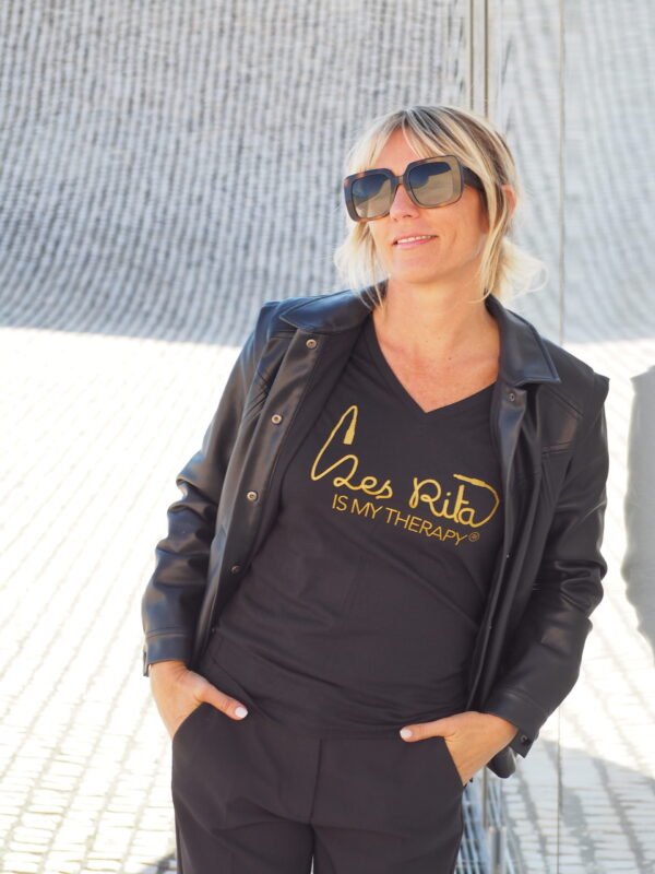 T-Shirt Col V LES RITA is my therapy Black / Gold Glitter