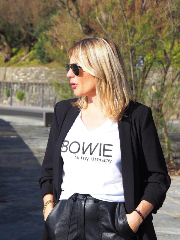 T-Shirt Col V BOWIE is my therapy Blanc / Black