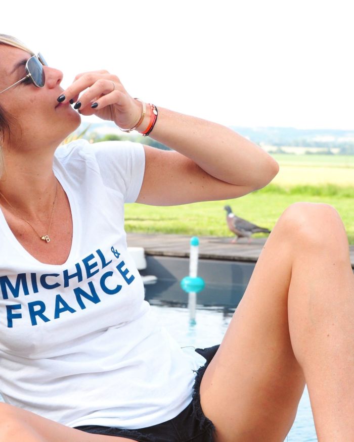 T-Shirt MICHEL & FRANCE Col V Blanc / Bleu Majorelle