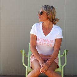 T-Shirt Col V  BONNIE & CLYDE Blanc / Rose poudré