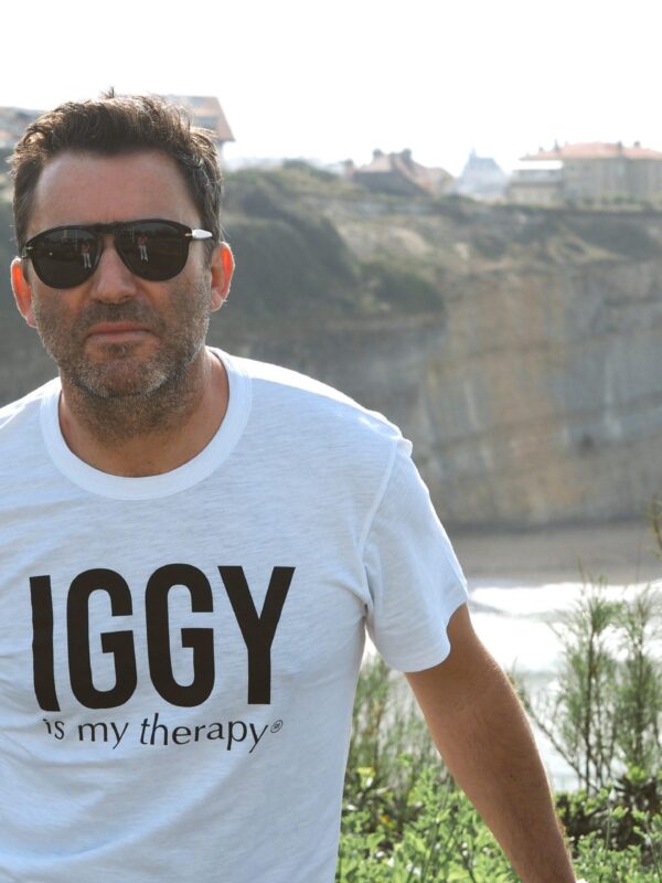 T-Shirt Col ouvert "Flammé" IGGY is my therapy - Blanc / Black