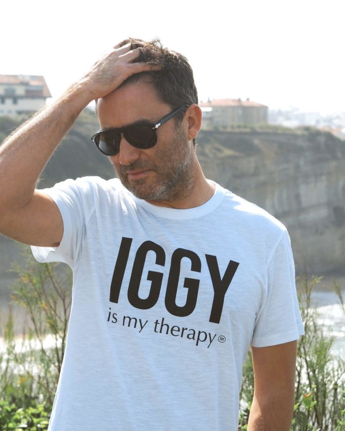 T-Shirt Col ouvert “Flammé” IGGY is my therapy – Blanc / Black
