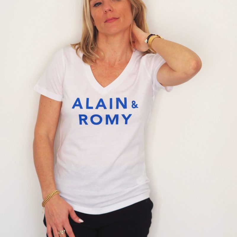 T-Shirt Col V  ALAIN & ROMY   Blanc / Bleu Klein