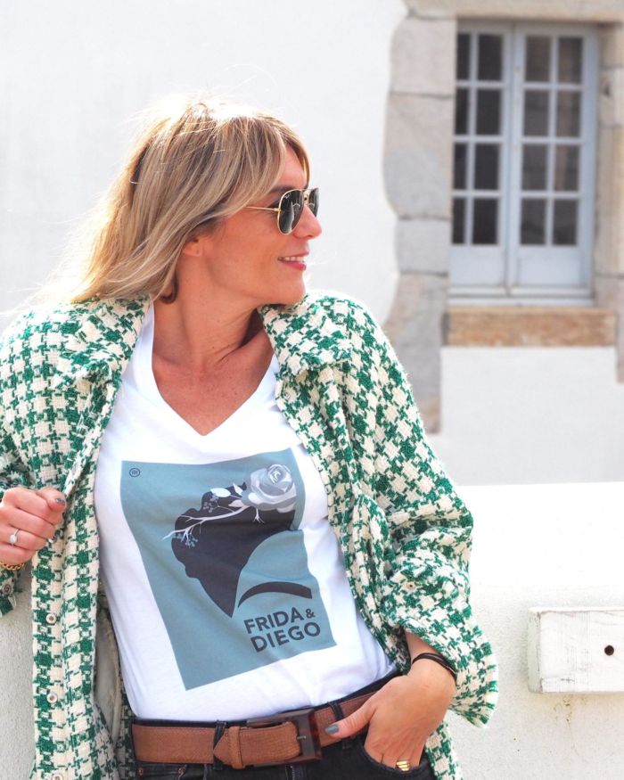 T-Shirt Col V   FRIDA & DIEGO   Blanc  / Beryl Green