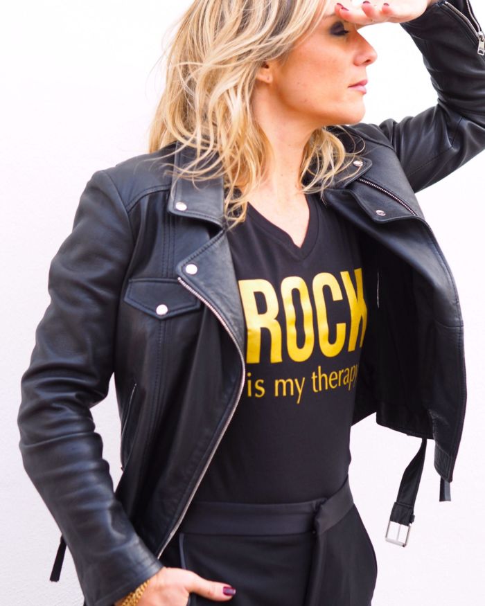 T-Shirt Col V ROCK is my therapy Black / Gold Glitter