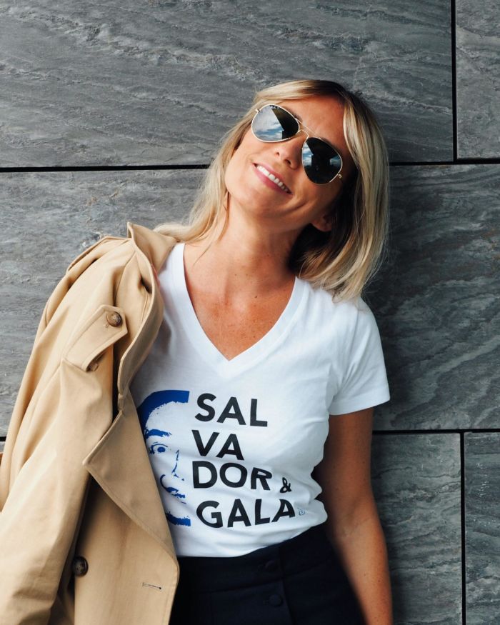 T-Shirt Col V  SALVADOR & GALA Blanc  / Bleu Klein