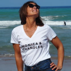 T-Shirt Col V  Blanc / Black MONICA & CHANDLER