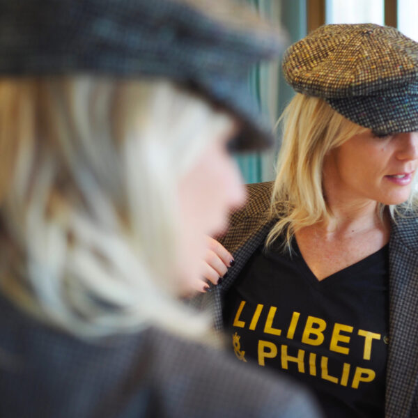 T-Shirt Col V Black / Gold LILIBET & PHILIP