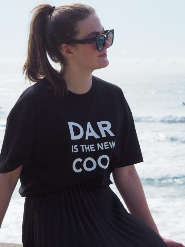 T-Shirt  "Oversize"  Black / White    DAR is the new COOL