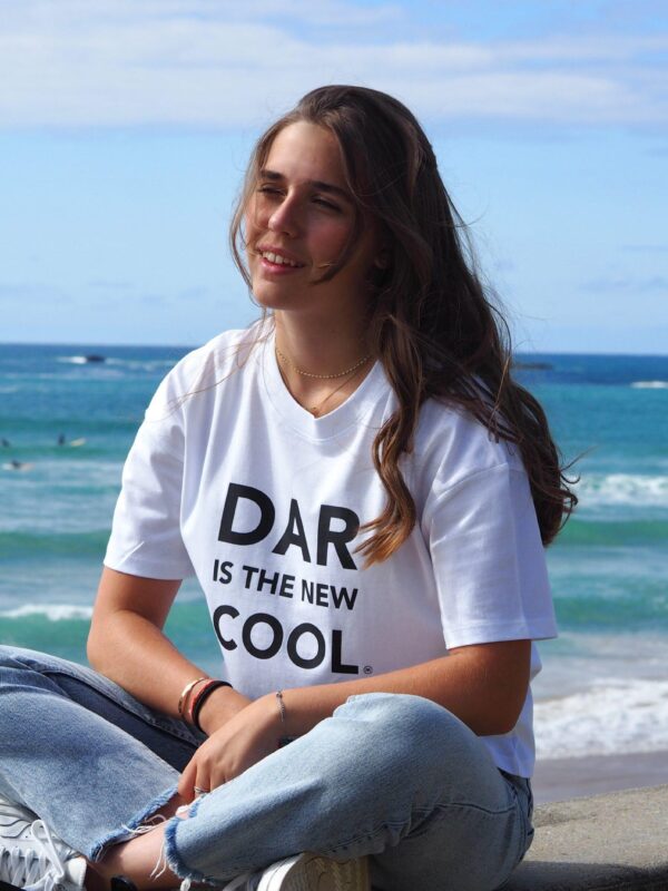 T-Shirt  "Oversize"  White / Black    DAR is the new COOL