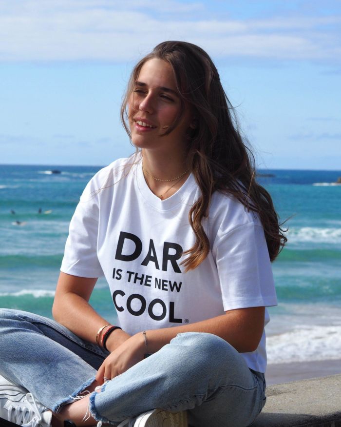T-Shirt  “Oversize”  White / Black    DAR is the new COOL
