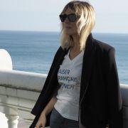 T-Shirt Col V  BAISER FRANÇAIS   Blanc / Bleu